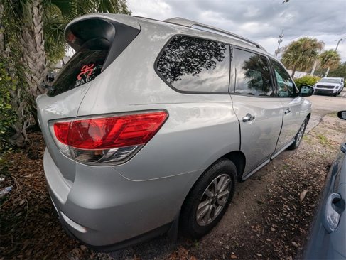 Used 2015 Nissan Pathfinder S image 17