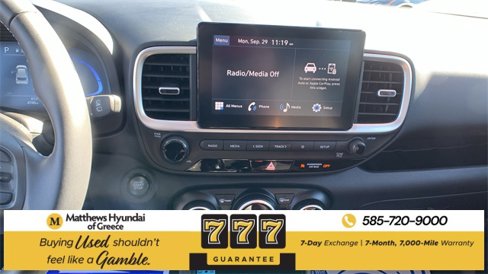 Used 2025 Hyundai Venue SEL image 14