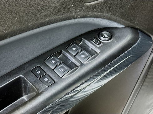 Used 2017 Chevrolet Colorado Z71 w/ LPO, Gearon Divider Package image 23