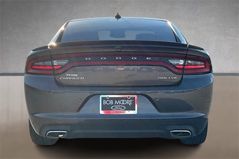 Used 2015 Dodge Charger SXT w/ Driver Confidence Group image 4