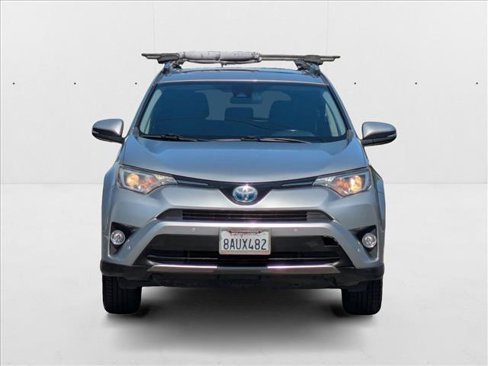 Used 2017 Toyota RAV4 XLE image 2