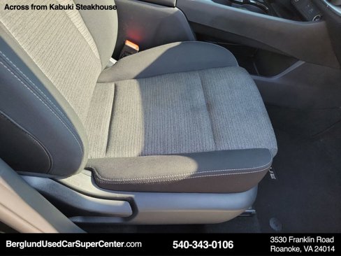 Used 2023 Nissan Rogue SV image 16