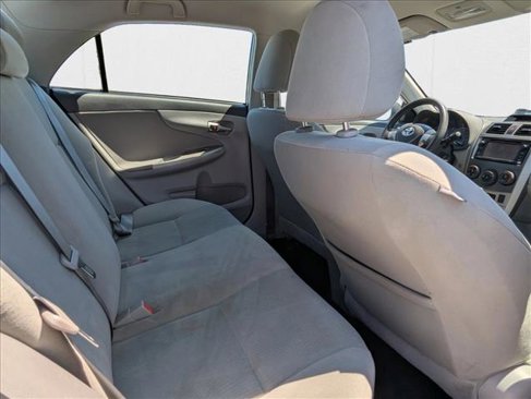 Used 2013 Toyota Corolla LE image 23