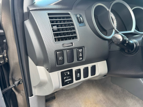 Used 2011 Toyota Tacoma PreRunner image 19