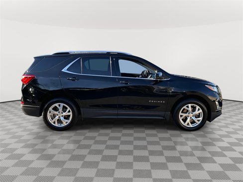 Used 2019 Chevrolet Equinox LT image 2