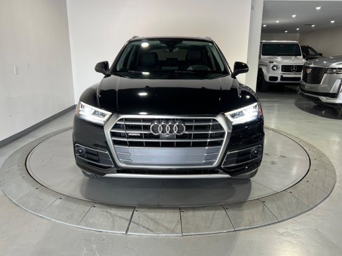 Used 2018 Audi Q5 Prestige w/ Prestige Package image 3