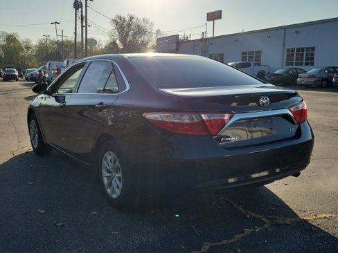 Used 2017 Toyota Camry LE image 3