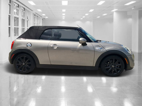 Used 2017 MINI Cooper S image 2