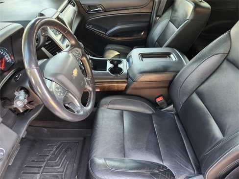 Used 2020 Chevrolet Suburban LT image 13