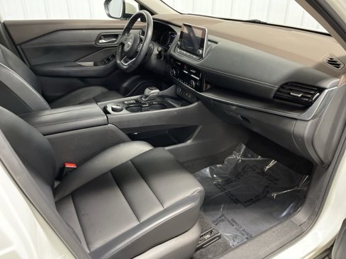 Used 2022 Nissan Rogue SV w/ SV Premium Package image 19