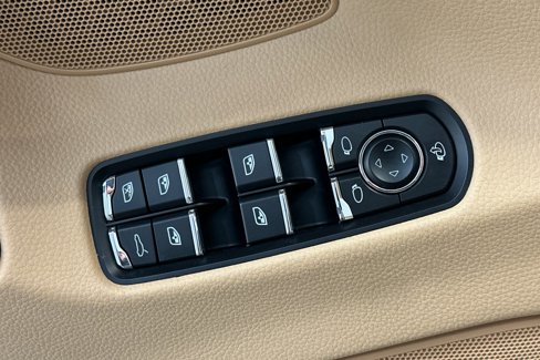 Used 2011 Porsche Panamera 4 image 14