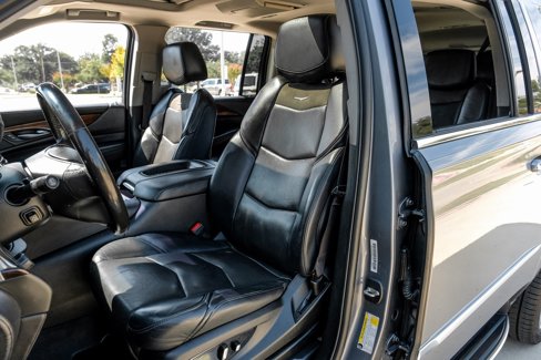 Used 2019 Cadillac Escalade ESV Luxury image 29