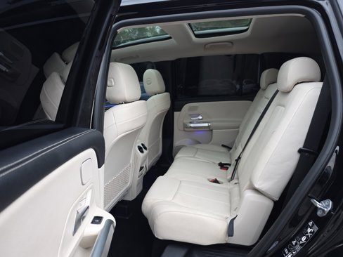 Used 2021 Mercedes-Benz GLB 250 4MATIC w/ Premium Package image 41