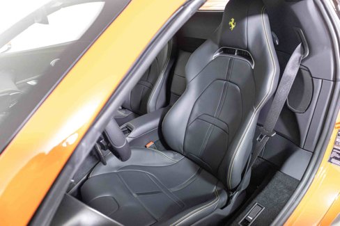 Used 2024 Ferrari SF90 Spider image 39