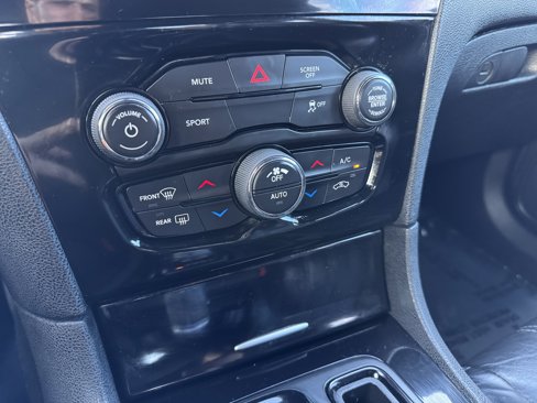 Used 2019 Chrysler 300 S image 35