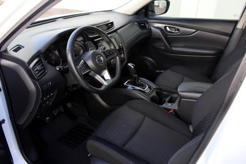 Used 2020 Nissan Rogue SV image 9