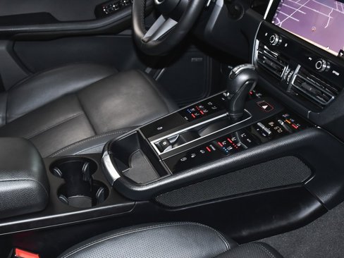 Used 2022 Porsche Macan image 55