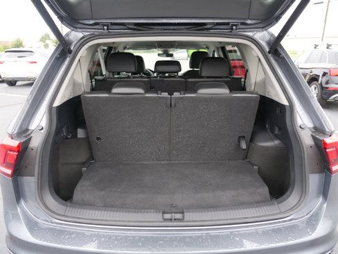Used 2024 Volkswagen Tiguan SE image 12