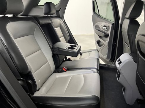 Used 2023 GMC Terrain SLT image 18