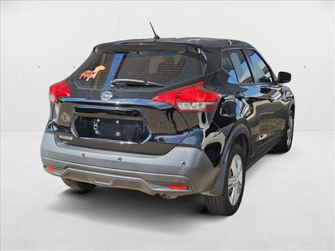 Used 2020 Nissan Kicks S image 6