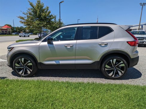 Certified 2023 Volvo XC40 B5 Plus image 7