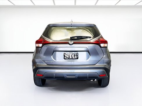 Used 2023 Nissan Kicks S image 5