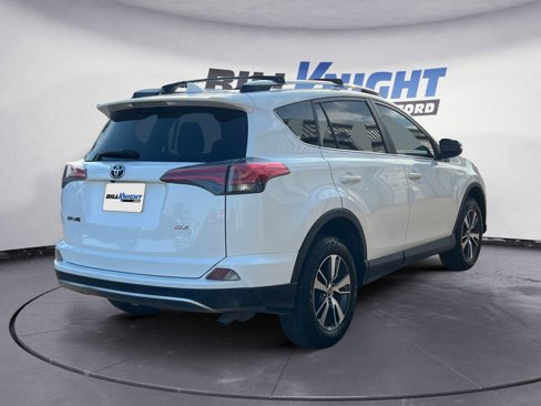 Used 2018 Toyota RAV4 XLE image 5