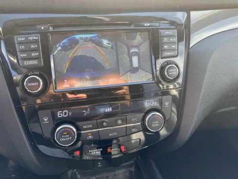 Used 2014 Nissan Rogue SL image 9