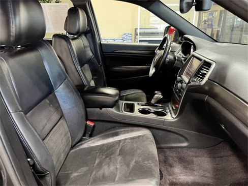 Used 2017 Jeep Grand Cherokee Altitude image 14