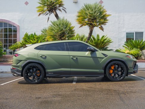 Used 2023 Lamborghini Urus Performante image 2