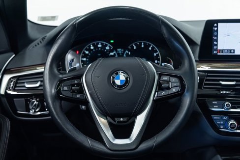 Used 2019 BMW 530i xDrive image 16