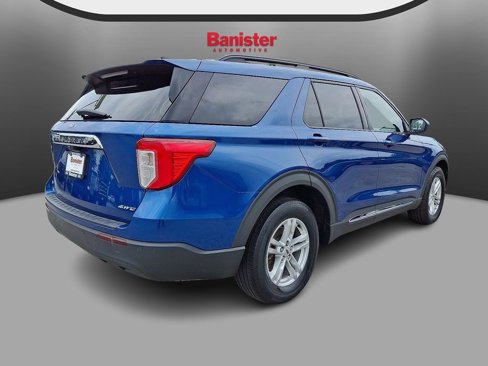 Used 2021 Ford Explorer XLT image 4