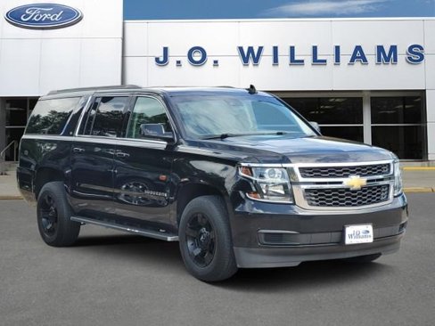 Used 2019 Chevrolet Suburban LT image 1