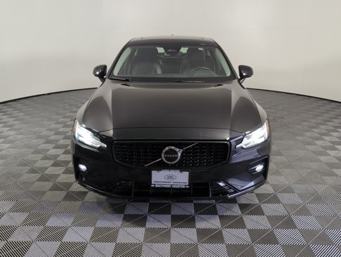 Used 2024 Volvo S60 B5 Core image 8