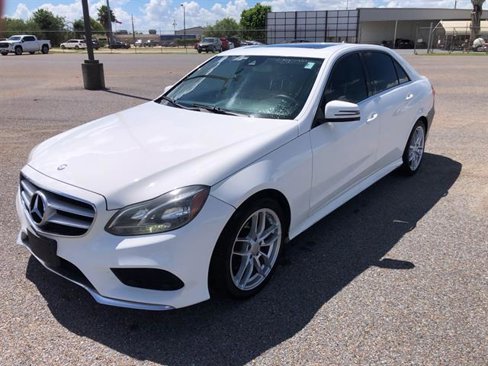 Used 2014 Mercedes-Benz E 350 4MATIC Sedan image 3