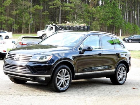 Used 2016 Volkswagen Touareg Sport image 13