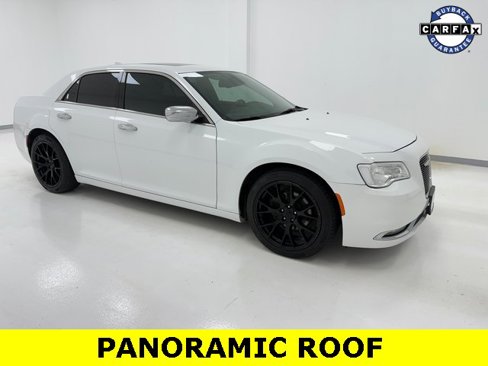 Used 2019 Chrysler 300 Limited image 1