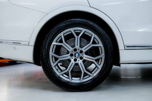 Used 2021 BMW X7 xDrive40i w/ Premium Package image 41