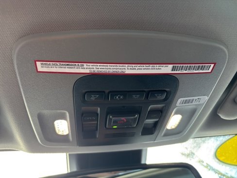 Used 2020 Toyota Camry SE image 16