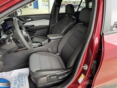 Used 2024 Chevrolet Trax LT image 17