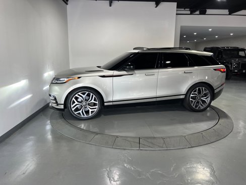 Used 2018 Land Rover Range Rover Velar R-Dynamic HSE image 15