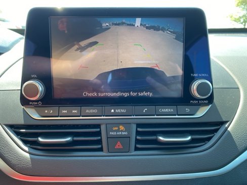 Used 2022 Nissan Altima 2.5 SV image 9