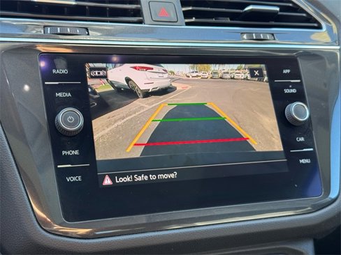 Certified 2022 Volkswagen Tiguan SE w/ Panoramic Sunroof Package image 24