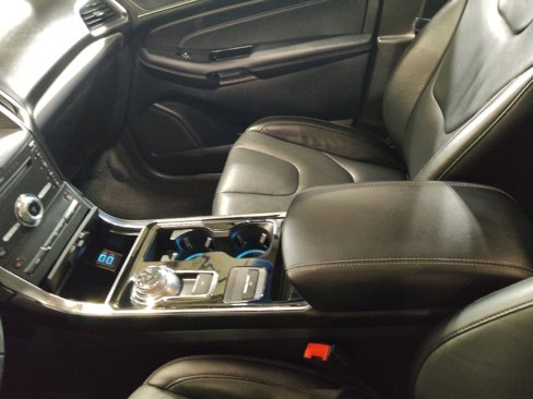 Used 2019 Ford Edge Titanium image 26