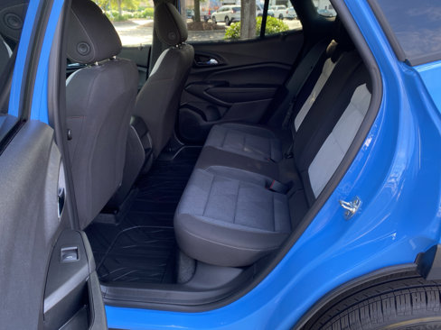 Used 2024 Chevrolet Trax RS w/ Sunroof Package image 24