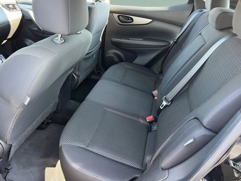 Used 2022 Nissan Rogue Sport S image 27
