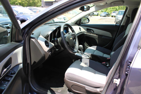 Used 2013 Chevrolet Cruze LS image 22