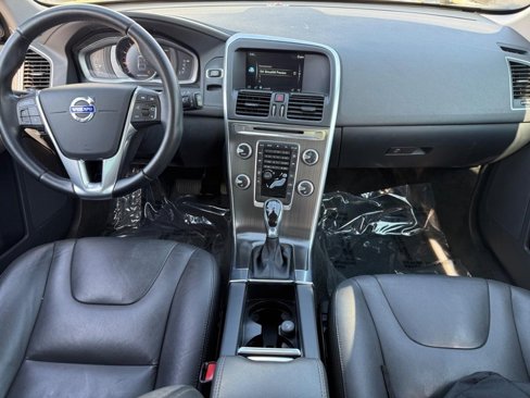 Used 2016 Volvo XC60 T5 Premier image 12
