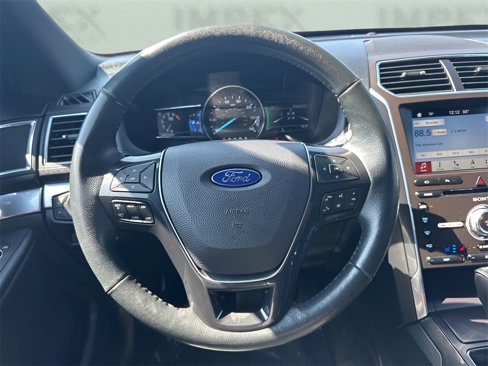 Used 2017 Ford Explorer Limited image 17