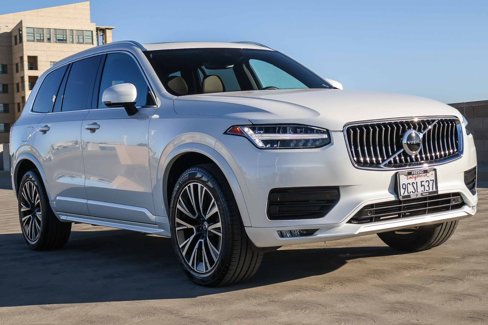 Used 2022 Volvo XC90 T6 Momentum w/ Protection Package Premier image 3